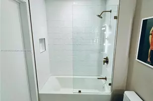 159 NE 6th St, Miami, FL 33132 - Photo 34