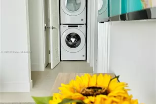 159 NE 6th St, Miami, FL 33132 - Photo 18