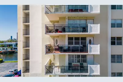 401 Golden Isles Dr #304, Hallandale Beach, FL 33009 - Photo 34