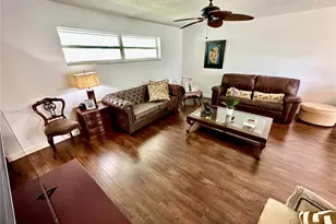 35 Colonial Club Dr, Boynton Beach, FL 33435 - Photo 4