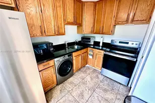 35 Colonial Club Dr, Boynton Beach, FL 33435 - Photo 12