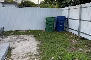 555 NW 100th Terrace, Miami, FL 33150 - Photo 16