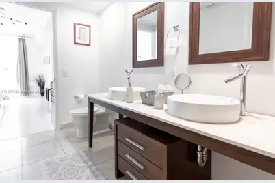 485 Brickell Ave #2606, Miami, FL 33131 - Photo 14