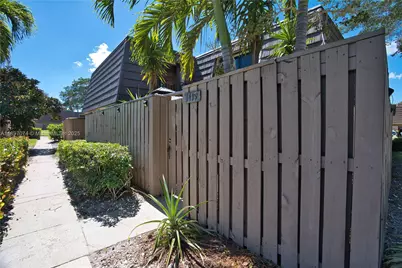 1419 14th Ct, Palm Beach Gardens, FL 33410 - Photo 4