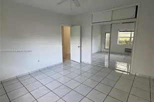 8040 Tatum Waterway Dr, Miami Beach, FL 33141 - Photo 12