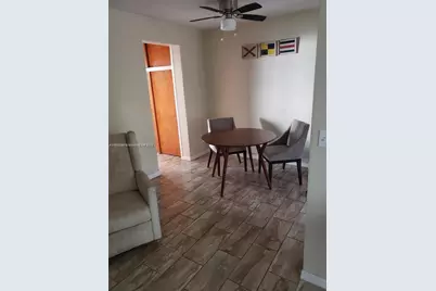 8040 Tatum Waterway Dr #7, Miami Beach, FL 33141 - Photo 10