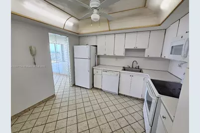 18031 Biscayne Blvd #1703, Aventura, FL 33160 - Photo 4