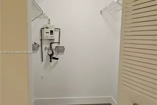 8100 Geneva Ct, Doral, FL 33166 - Photo 12