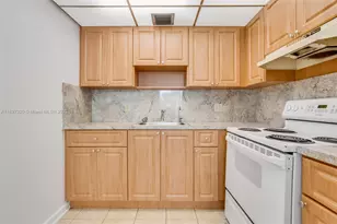 13255 SW 9th Ct, Pembroke Pines, FL 33027 - Photo 6