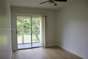 13255 SW 9th Ct, Pembroke Pines, FL 33027 - Photo 10