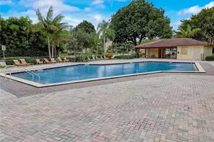 13255 SW 9th Ct, Pembroke Pines, FL 33027 - Photo 20