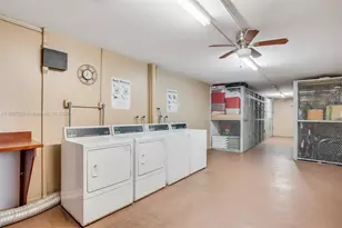 13255 SW 9th Ct, Pembroke Pines, FL 33027 - Photo 18