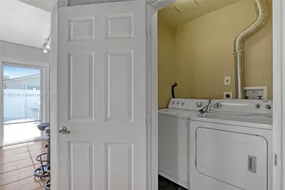 213 E 25th St, Riviera Beach, FL 33404 - Photo 12