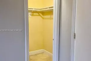 5174 NE 6th Ave, Oakland Park, FL 33334 - Photo 8