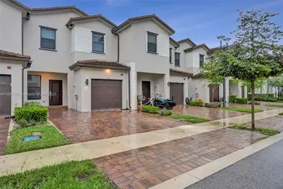 250 SW 159th Ct #250, Pembroke Pines, FL 33027 - Photo 2