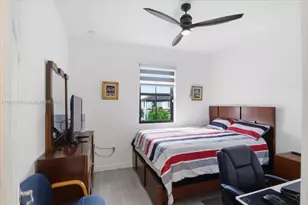 8929 NW 183rd St, Hialeah, FL 33018 - Photo 26