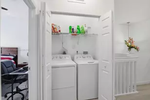 8929 NW 183rd St, Hialeah, FL 33018 - Photo 30