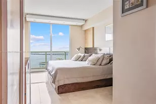 218 SE 14th St, Miami, FL 33131 - Photo 16