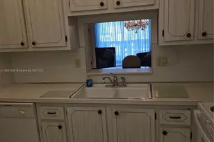 609 NE 14th Ave, Hallandale Beach, FL 33009 - Photo 6