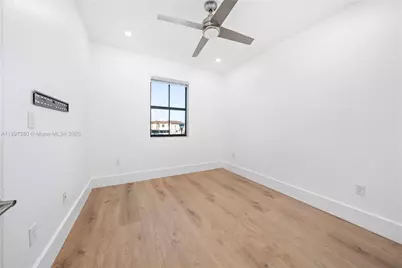 10800 W 35th Way, Hialeah, FL 33018 - Photo 20