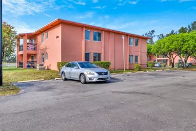2020 NW 119th St #1122, Miami, FL 33167 - Photo 2