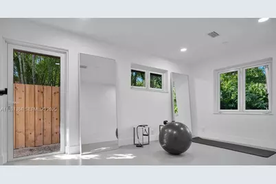 117 NE 20th St, Wilton Manors, FL 33305 - Photo 14