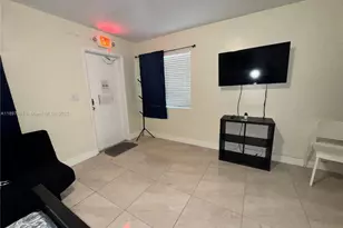 2305 Monroe St, Hollywood, FL 33020 - Photo 2