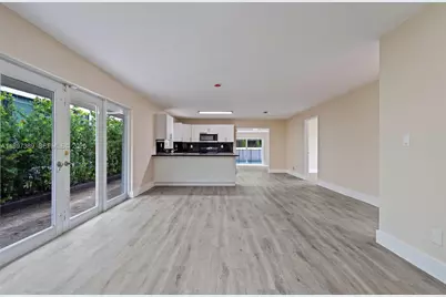 50 SW 26th Rd, Miami, FL 33129 - Photo 12