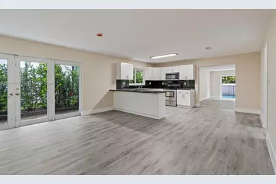 50 SW 26th Rd, Miami, FL 33129 - Photo 8