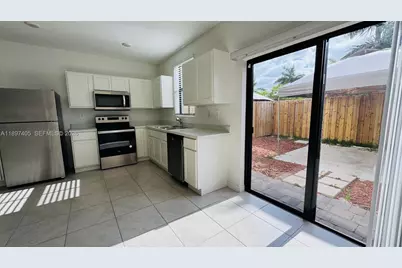 1220 NE 5th Ct, Florida City, FL 33034 - Photo 4