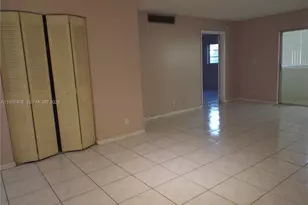 410 SE 2nd St, Hallandale Beach, FL 33009 - Photo 8