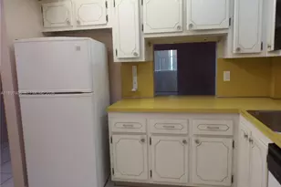 410 SE 2nd St, Hallandale Beach, FL 33009 - Photo 26