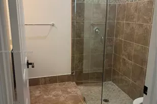 5251 NW 84th Ave, Doral, FL 33166 - Photo 18