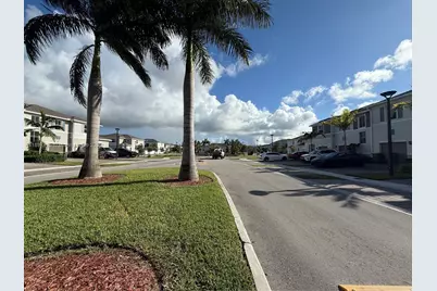 1672 SE 8th Ave, Homestead, FL 33034 - Photo 16