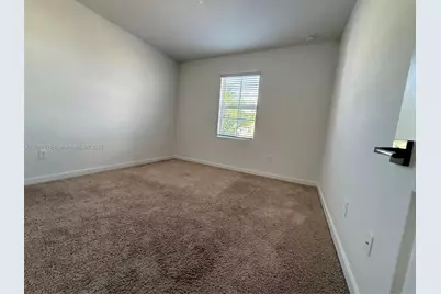 1672 SE 8th Ave, Homestead, FL 33034 - Photo 8