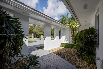 13551 SW 62nd Ave, Pinecrest, FL 33156 - Photo 4