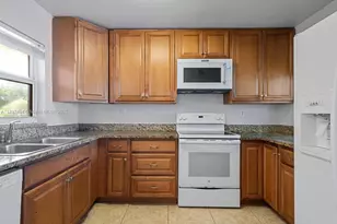 9451 Evergreen Pl, Davie, FL 33324 - Photo 14