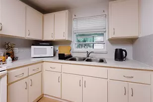 3051 NW 14th St, Miami, FL 33125 - Photo 4