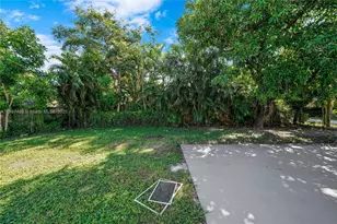1100 NE 166th St, North Miami Beach, FL 33162 - Photo 10