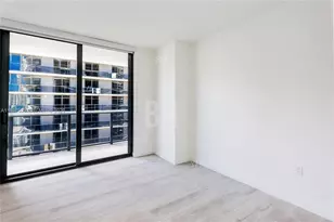 55 SW 9th St, Miami, FL 33130 - Photo 4
