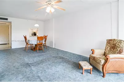 110 Royal Park Dr #2H, Oakland Park, FL 33309 - Photo 14