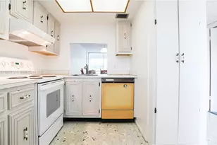 110 Royal Pk Dr, Oakland Park, FL 33309 - Photo 6