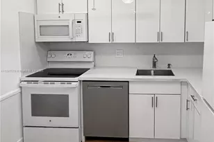 7897 Golf Cir Dr, Margate, FL 33063 - Photo 4