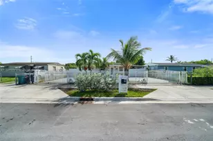 845 NW 2nd St, Florida City, FL 33034 - Photo 2