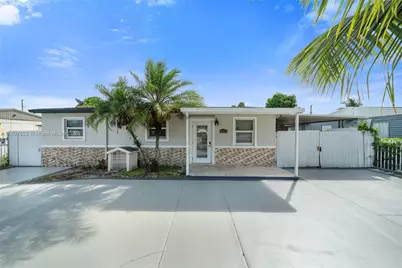 845 NW 2nd St, Florida City, FL 33034 - Photo 1