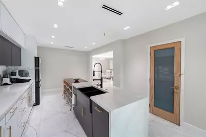 1851 NW 32nd Ave, Miami, FL 33125 - Photo 10