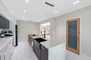 1851 NW 32nd Ave, Miami, FL 33125 - Photo 10