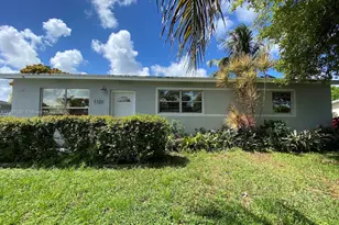 1121 NE 214th St, Miami, FL 33179 - Photo 1