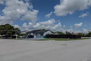 13337 NW 3rd Ln, Miami, FL 33182 - Photo 4