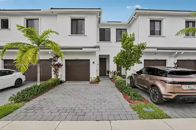 23291 SW 110th Ct, Homestead, FL 33032 - Photo 2